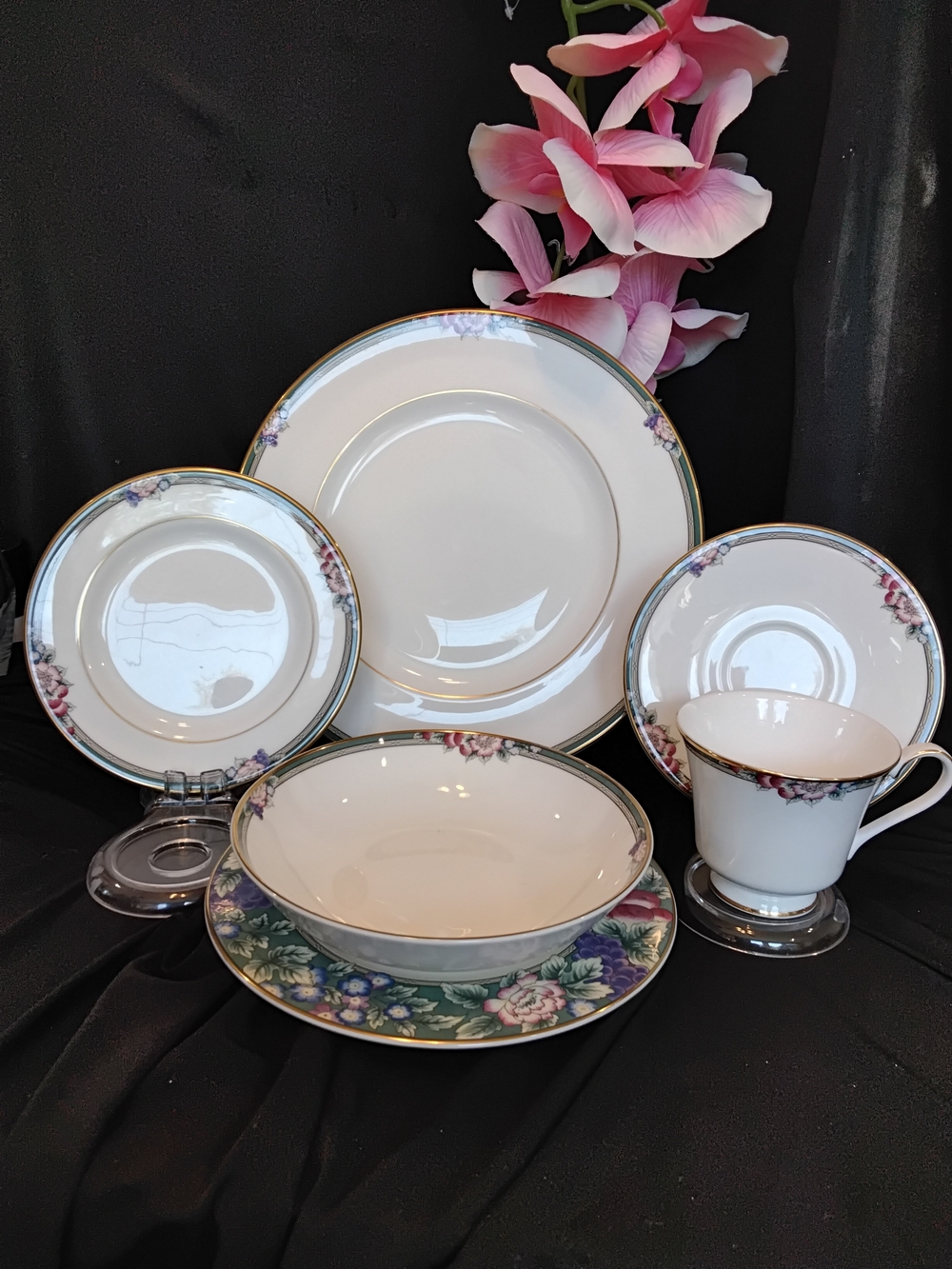 6 Piece Royal Doulton Orchard Hill Place Setting